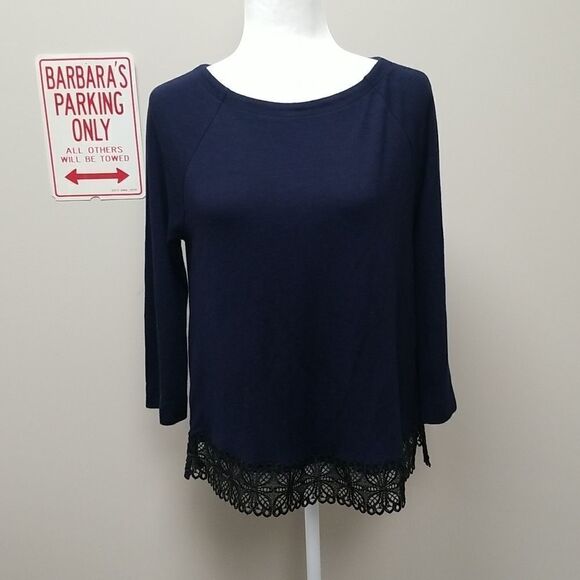 ANN TAYLOR LOFT NAVY BLUE TOP WITH LACE SZ MEDIUM - Picture 1 of 7